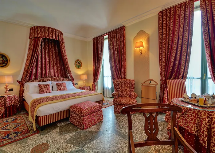 Western Genio Hotel 3*