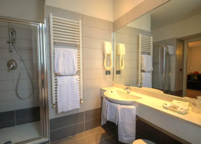 Western Genio Hotell 3*