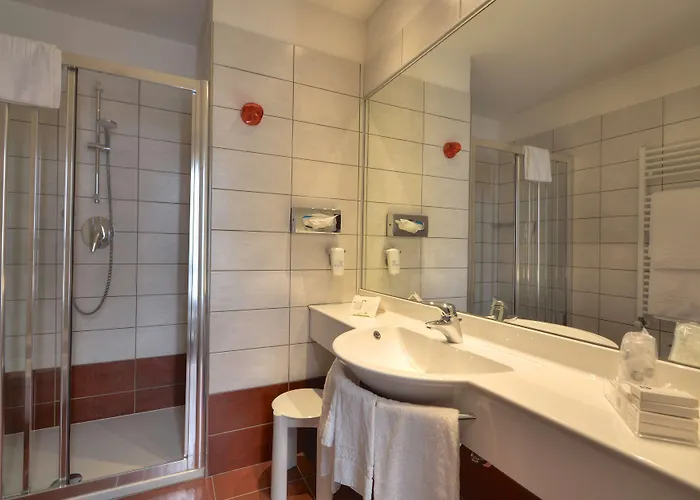 Western Genio 3* Turin